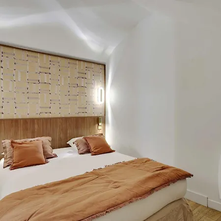 Elegant - 2bd 6p - De *