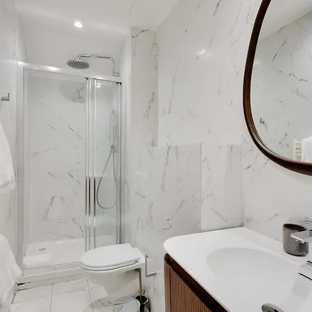 Elegant - 2bd 6p - De *