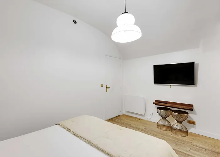 Elegant - 2bd 6p - De *