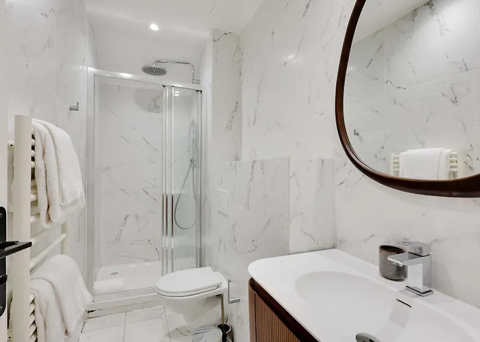 Elegant - 2bd 6p - De *